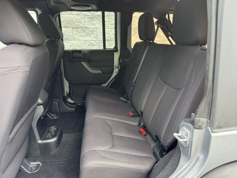 Used 2014 Jeep Wrangler Unlimited Sport w/ Quick Order Package 24S AWD/4WD image 8