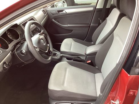 Used 2017 Volkswagen Jetta S image 10