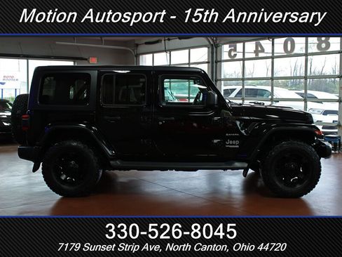 Used 2018 Jeep Wrangler Unlimited Sahara w/ Uconnect 4C Nav & Sound Group AWD/4WD image 15