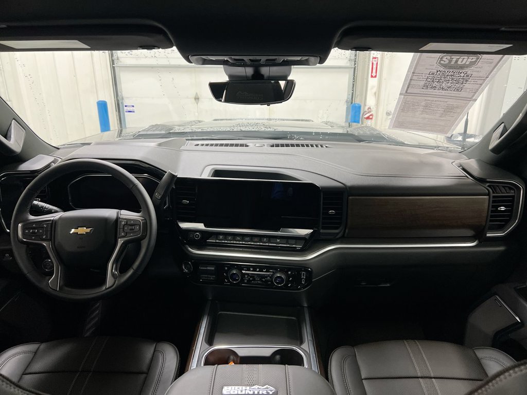 Used 2026 Chevrolet Silverado 2500 High Country w/ High Country Premium Package AWD/4WD image 10