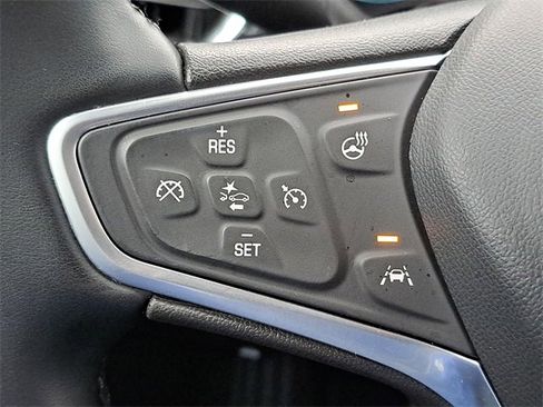 Used 2023 Chevrolet Equinox Premier image 17