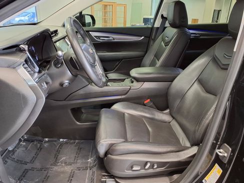 Used 2017 Cadillac XT5 Premium Luxury FWD image 19