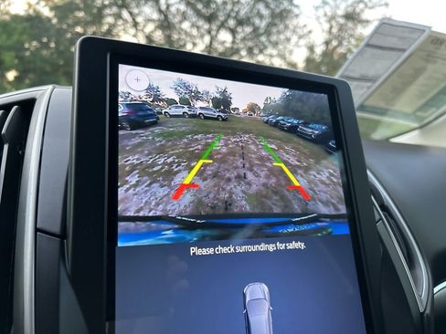 Used 2023 Ford Edge SEL w/ Sport Appearance Package image 27