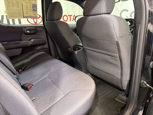 Used 2019 Toyota Tacoma TRD Off-Road image 14
