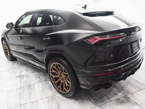 Used 2020 Lamborghini Urus image 4
