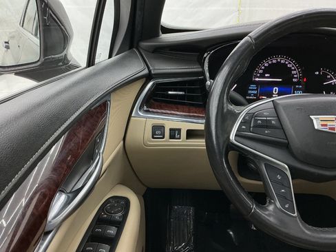 Used 2018 Cadillac XT5 Luxury w/ Driver Awareness Package FWD image 33