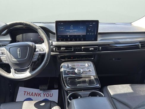 Used 2023 Lincoln Nautilus FWD w/ Premium Package image 18