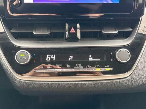 Used 2024 Toyota Corolla LE w/ LE Convenience Package FWD image 29