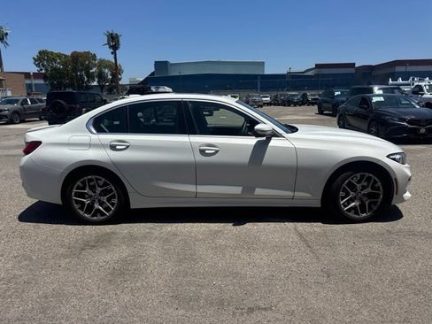 Used 2025 BMW 330i Sedan RWD image 4