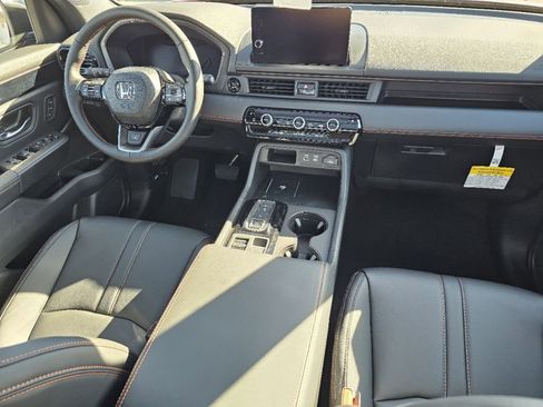 New 2025 Honda Pilot TrailSport image 11