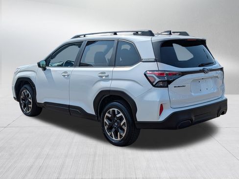 Certified 2025 Subaru Forester Premium AWD/4WD image 5