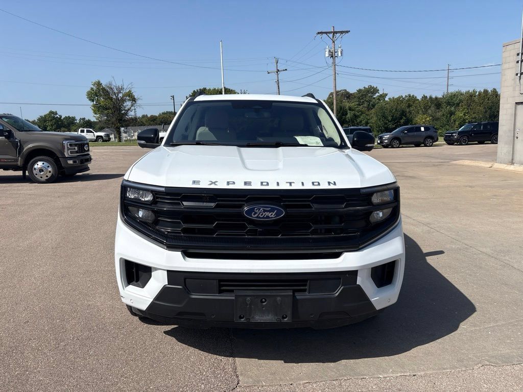 Used 2025 Ford Expedition Max Active AWD/4WD image 2