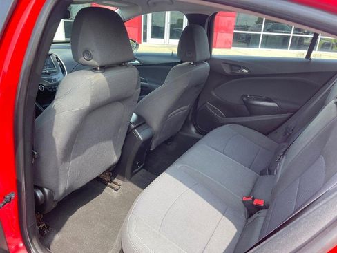 Used 2017 Chevrolet Cruze LT image 18
