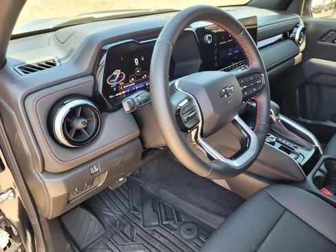 Used 2026 Chevrolet Colorado Z71 w/ Technology Package AWD/4WD image 11