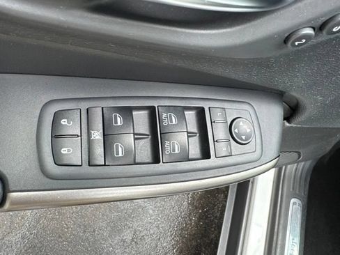 Used 2020 Jeep Cherokee Limited AWD/4WD image 8