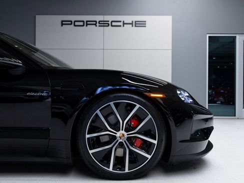 New 2026 Porsche Taycan 4S AWD/4WD image 11