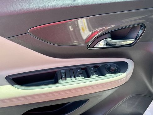 Used 2019 Buick Encore Essence w/ Experience Buick Package FWD image 22