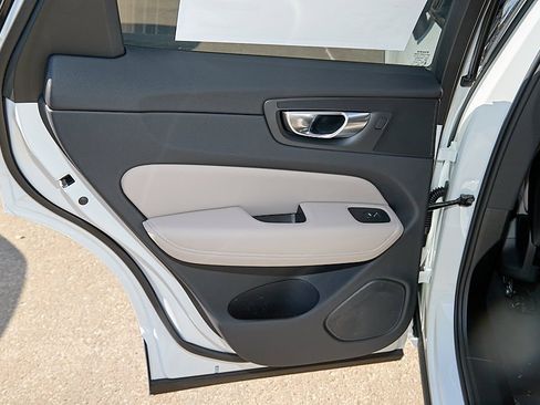 New 2026 Volvo XC60 B5 Plus w/ Protection Package Premier image 18