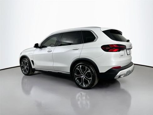 New 2026 BMW X5 xDrive50e w/ Climate Comfort Package AWD/4WD image 7