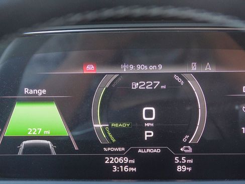 Certified 2024 Audi Q8 e-tron Premium Plus image 25