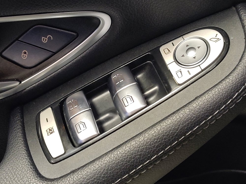 Used 2019 Mercedes-Benz C 300 Sedan image 27