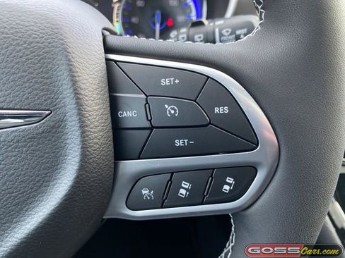 New 2026 Chrysler Pacifica Select image 18