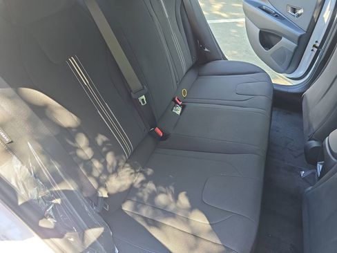 New 2025 Hyundai Elantra SEL image 11