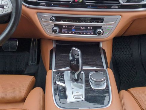 Used 2021 BMW 740i xDrive w/ M Sport Package image 19