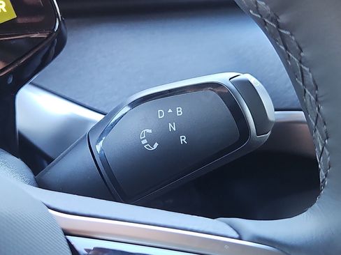 New 2025 Volkswagen ID. Buzz Pro S image 17