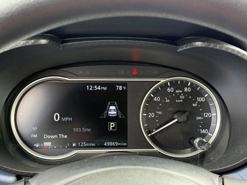 Used 2024 Nissan Versa SV FWD image 30