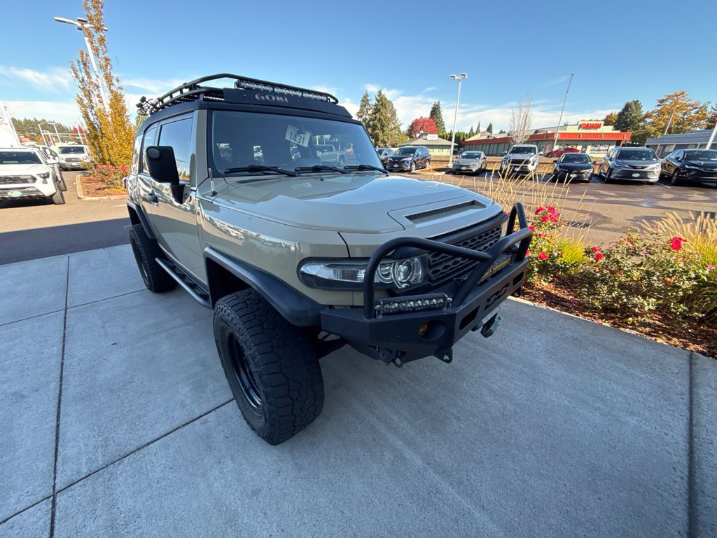 Used 2014 Toyota FJ Cruiser 4WD w/ Convenience Package image 3