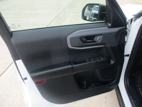 Used 2023 Ford Bronco Sport AWD/4WD image 5
