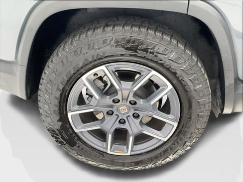 Used 2025 Rivian R1S Adventure AWD/4WD image 14