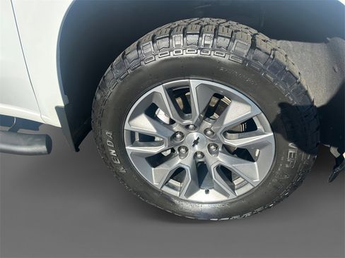 Used 2021 Chevrolet Silverado 1500 RST image 10
