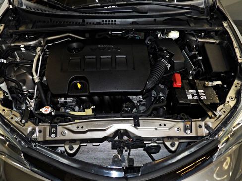 Used 2018 Toyota Corolla SE w/ SE Premium Package FWD image 22