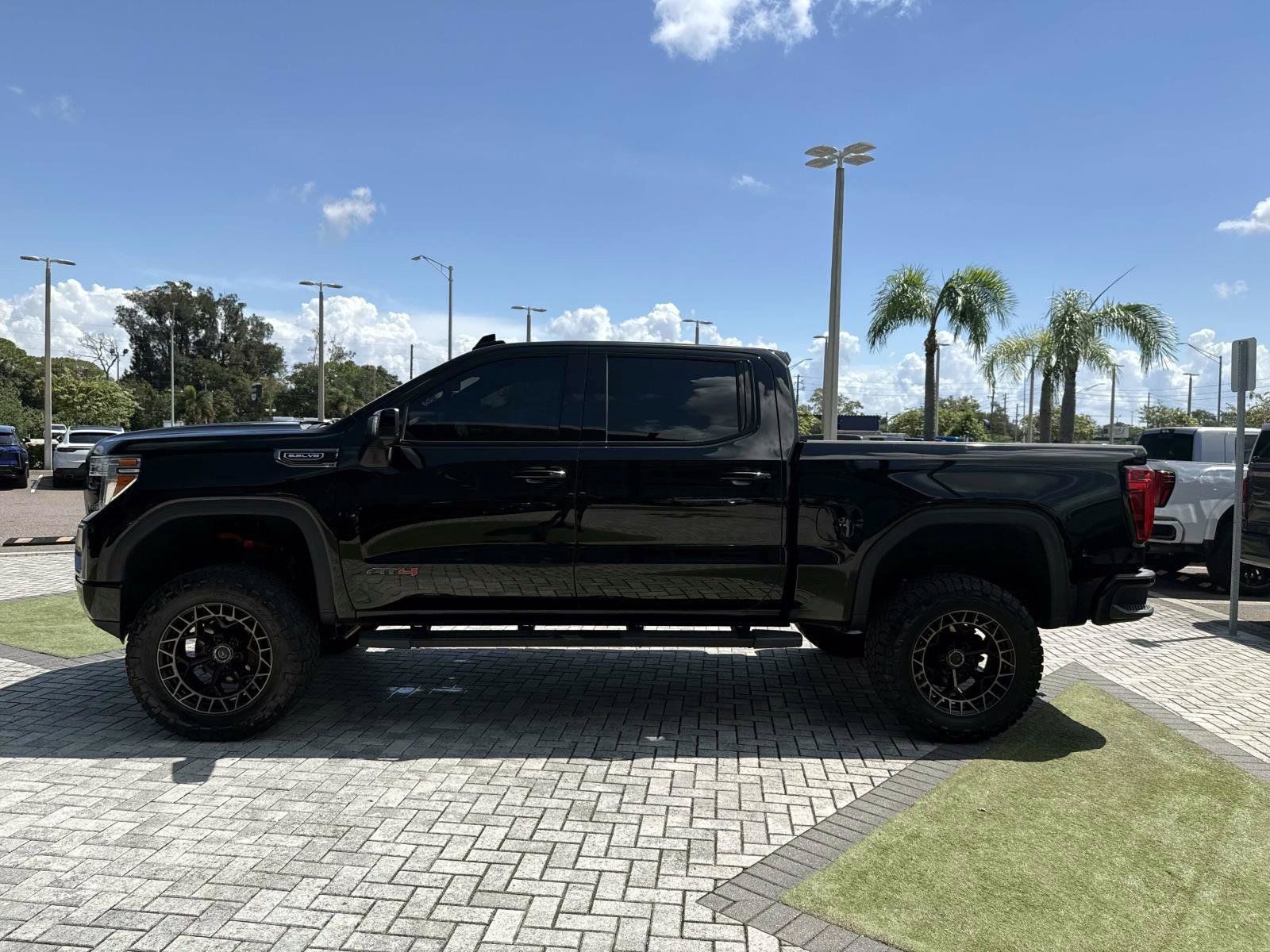 Used 2019 GMC Sierra 1500 AT4 w/ AT4 Premium Package AWD/4WD image 3