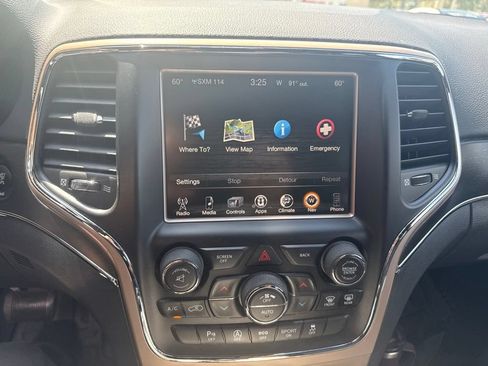 Used 2016 Jeep Grand Cherokee Limited AWD/4WD image 27