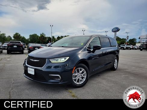 Used 2023 Chrysler Pacifica Touring-L FWD image 1