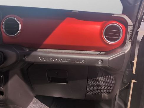 Used 2020 Jeep Wrangler Unlimited Rubicon w/ Uconnect 4C Nav & Sound Group image 25