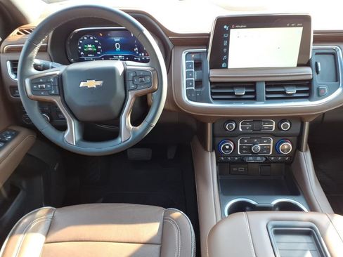 Used 2024 Chevrolet Suburban High Country w/ Premium Package AWD/4WD image 12