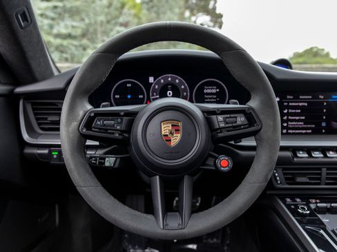 Certified 2025 Porsche 911 Carrera RWD image 29