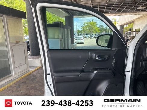 Used 2023 Toyota Tacoma TRD Off-Road w/ TRD Premium Off Road Package image 21