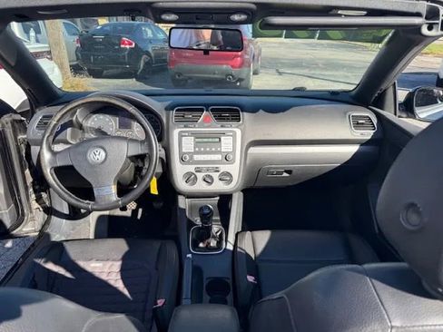 Used 2008 Volkswagen Eos image 11