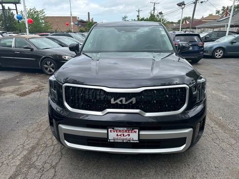 Used 2025 Kia Telluride LX FWD image 2
