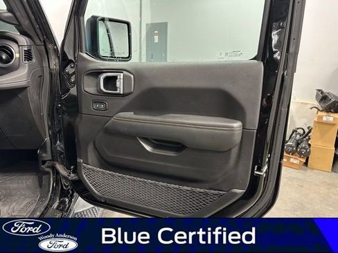 Used 2024 Jeep Wrangler Sahara w/ Technology Group image 28