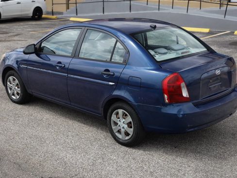 Used 2011 Hyundai Accent GLS FWD image 3