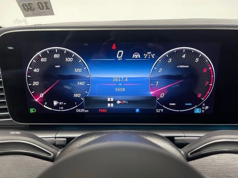 Used 2026 Mercedes-Benz GLS 450 4MATIC image 32