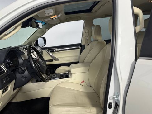 Used 2021 Lexus GX 460 Premium w/ Premium Package AWD/4WD image 19