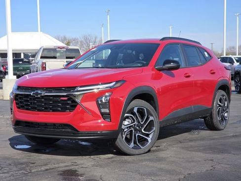 New 2026 Chevrolet Trax RS w/ Sunroof Package FWD image 2
