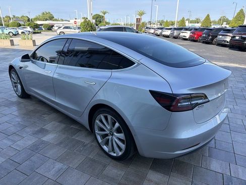 Used 2018 Tesla Model 3 Long Range RWD image 4